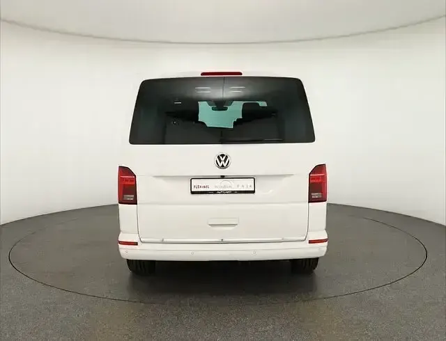 Używany VW Multivan Generation Six 150 KM (110 kW) 2021 Biały Minivan