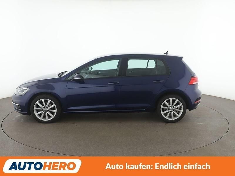 Gebraucht VW Golf VII Comfortline 125 PS (91 kW) 2018 Blau Limousine
