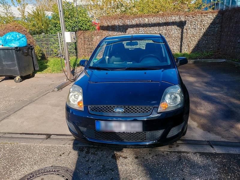 Gebraucht Ford Fiesta 69 PS (50 kW) 2006 Blau Kleinwagen