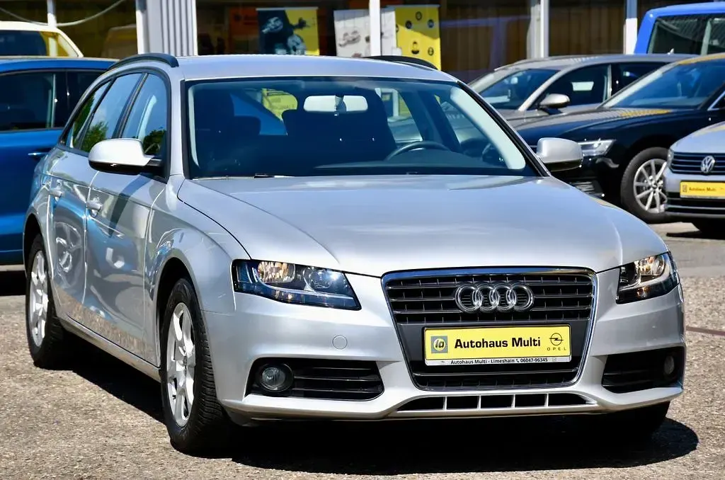 Używany Audi A4 Attraction 160 KM (117 kW) 2011 Srebrny Kombi