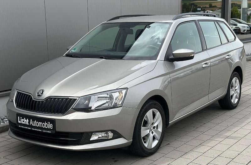 Beige Gebraucht 2017 Skoda Fabia Ambition Limousine | 9.790 € (Fairer Preis) - Bild 1/4
