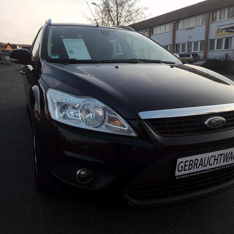 Gebraucht Ford Focus Trend 101 PS (74 kW) 2009 Schwarz Kombi