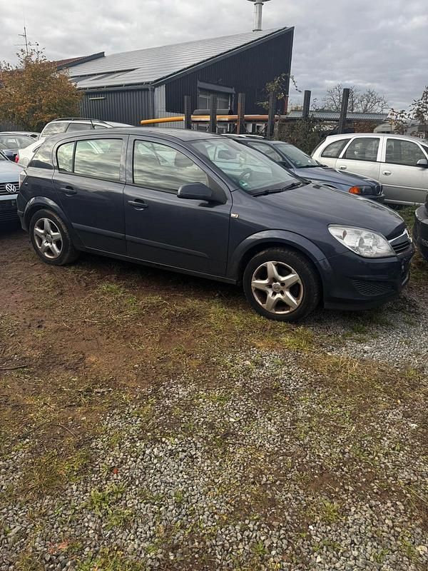 Grau Gebraucht 2008 Opel Astra Limousine | 1.250 € (Superpreis) - Bild 1/4