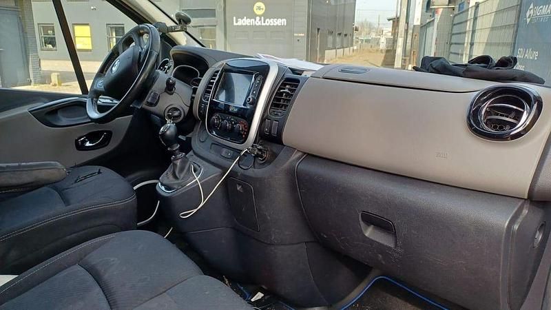 Gebraucht Renault Trafic 121 PS (88 kW) 2017 Schwarz Van / Kleinbus