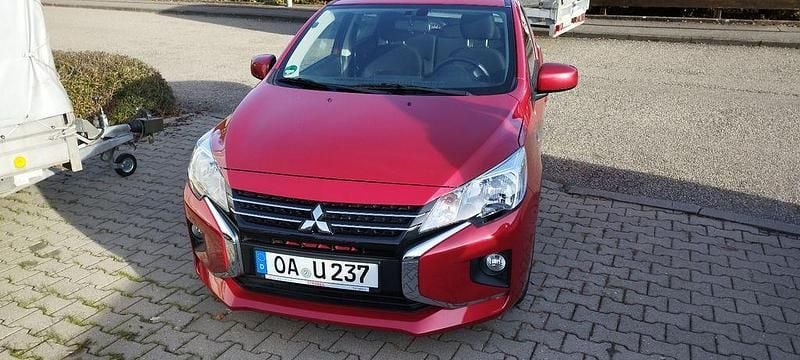 Rot Gebraucht 2023 Mitsubishi Space Star Select Limousine | 10.800 € (Guter Preis) - Bild 1/4