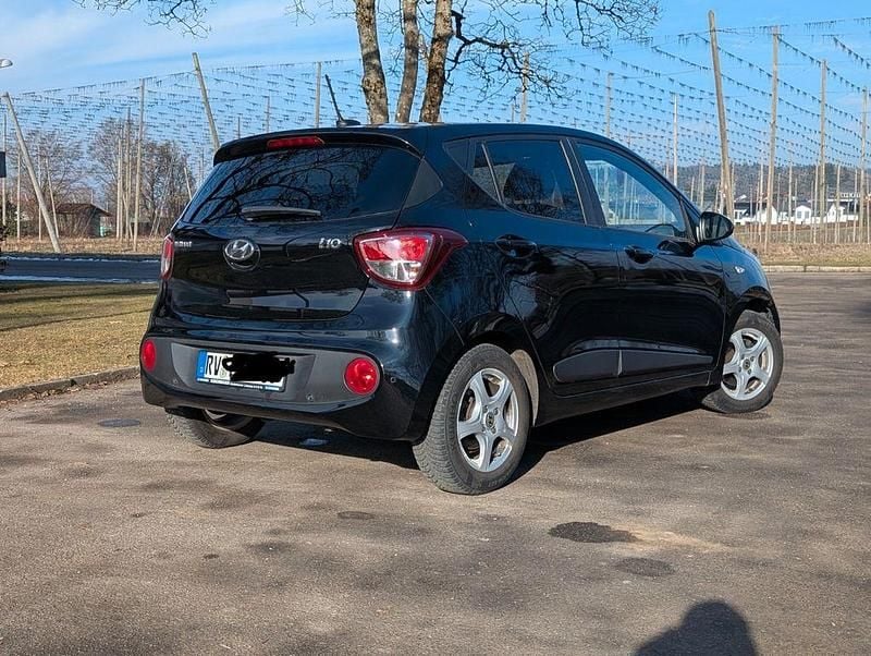 Gebraucht Hyundai i10 Passion Plus 87 PS (63 kW) 2018 Schwarz Kleinwagen