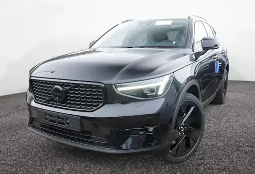 Neu Volvo XC40 Plus 163 PS (119 kW) 2025 Onyx schwarz SUV
