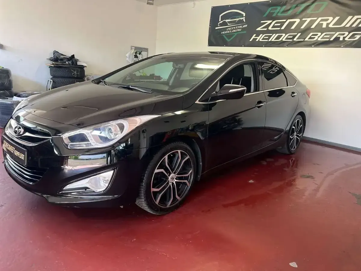 Gebraucht Hyundai i40 Style 178 PS (130 kW) 2013 Schwarz Limousine