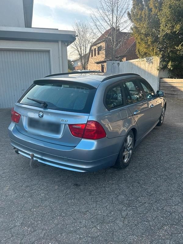 Gebraucht BMW 316 116 PS (85 kW) 2010 Blau Kombi