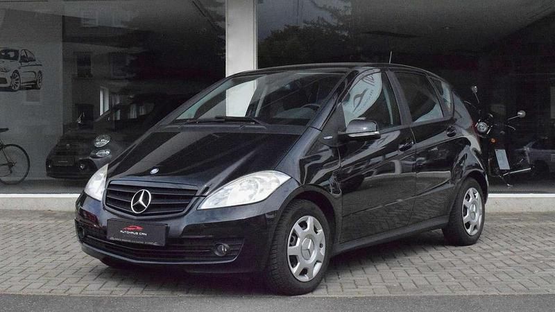 Kosmosschwarz metalliclack Gebraucht 2010 Mercedes A160 Kleinwagen | 3.950 € (Etwas zu teuer) - Bild 1/4