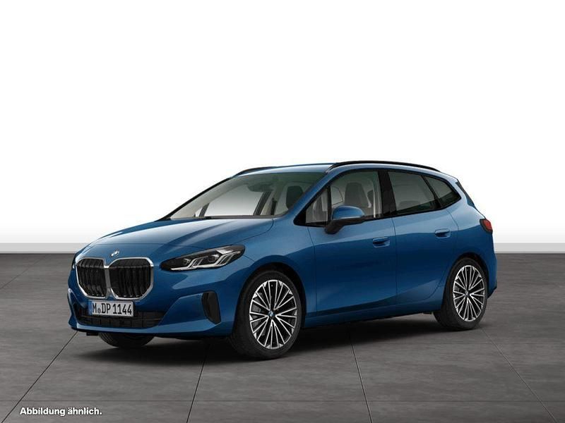 Phytonicblau metallic Gebraucht 2025 BMW 220 Active Tourer Luxury Line Van / Kleinbus | 34.674 € (Fairer Preis) - Bild 1/4