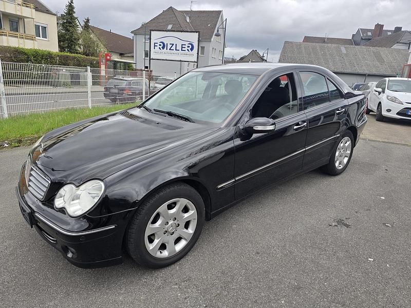 Gebraucht Mercedes C200 163 PS (119 kW) 2007 Schwarz Limousine