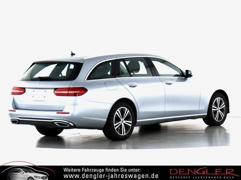 Second-hand Mercedes E220 Avantgarde 200 CP (147 kW) 2022 Argintiu Berlinǎ