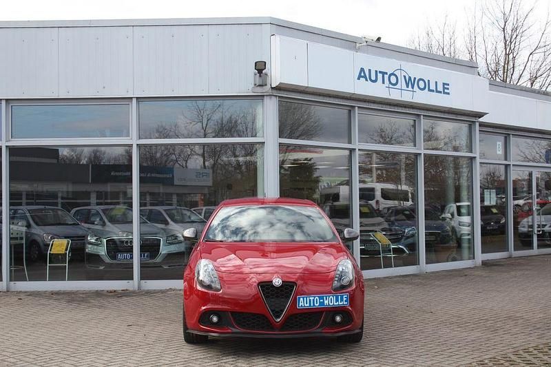 Gebraucht Alfa Romeo Giulietta Super 150 PS (110 kW) 2017 Rot Kleinwagen