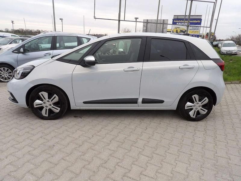 Gebraucht Honda Jazz Executive 98 PS (72 kW) 2021 Premium opal white silver p. Kleinwagen