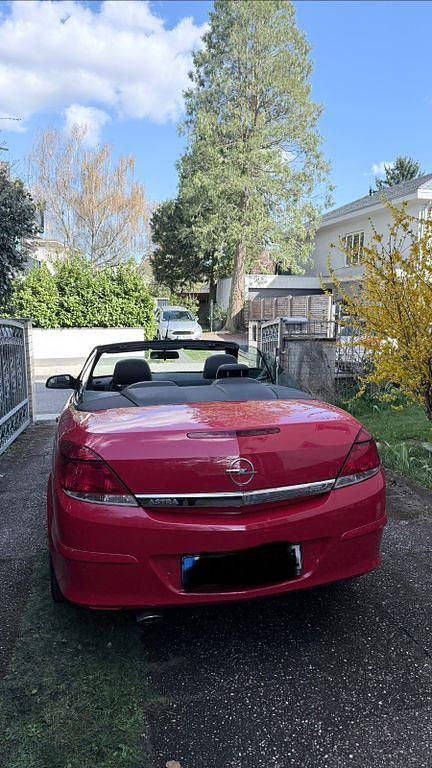 Gebraucht Opel Astra Cabriolet 105 PS (77 kW) 2006 Rot Cabrio