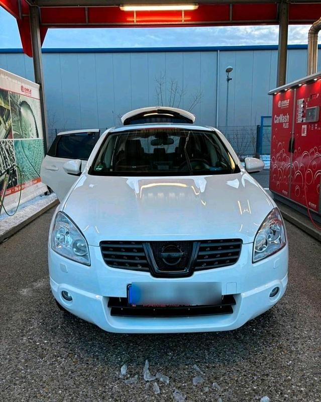 Weiß Gebraucht 2007 Nissan Qashqai SUV | 5.800 € (Teuer) - Bild 1/4