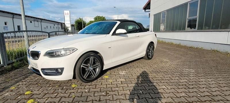 Weiß Gebraucht 2017 BMW 218 Sport Line Cabrio | 18.000 € (Fairer Preis) - Bild 1/4