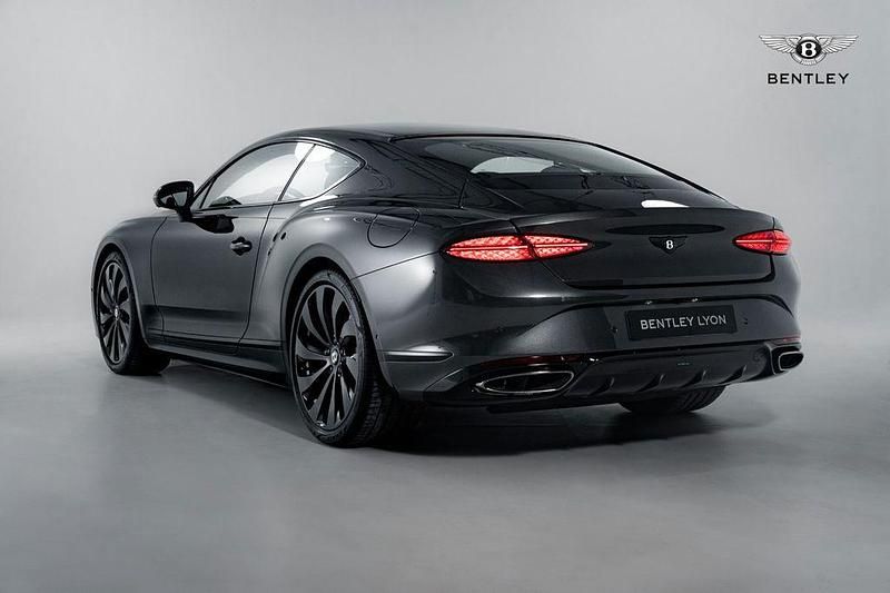 Neu Bentley Continental 680 PS (500 kW) 2025 Grau