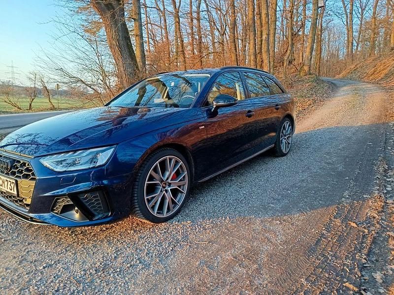Gebraucht Audi A4 S-Line 204 PS (150 kW) 2022 Blau Kombi