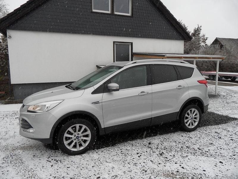 Gebraucht Ford Kuga Titanium 182 PS (133 kW) 2015 Silber SUV