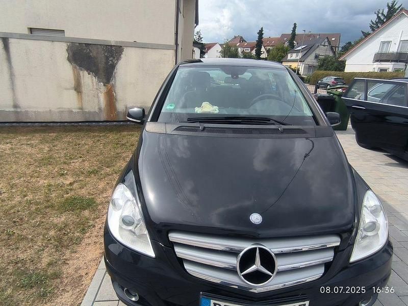 Gebraucht Mercedes B180 109 PS (80 kW) 2008 Schwarz Van / Kleinbus