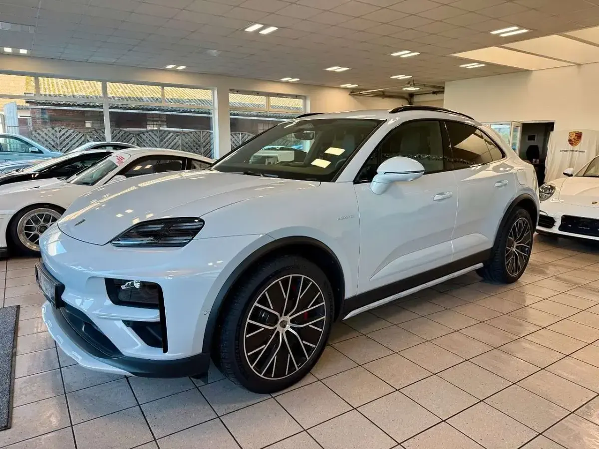 Gebraucht Porsche Macan Turbo 469 kW (639 PS) 2024 Grau SUV