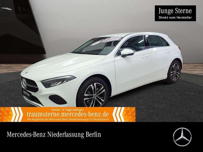 Weiß Gebraucht 2024 Mercedes A250 Progressive Limousine | 28.890 € (Fairer Preis) - Bild 1/3