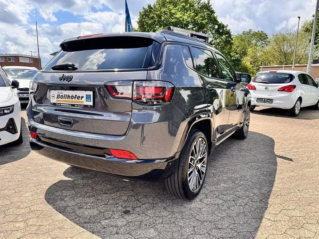 Gebraucht Jeep Compass Summit 131 PS (96 kW) 2025 Graphit grau SUV