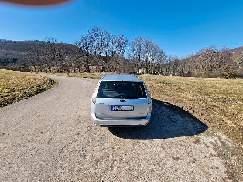 Gebraucht Ford Focus 109 PS (80 kW) 2008 Silber Kombi