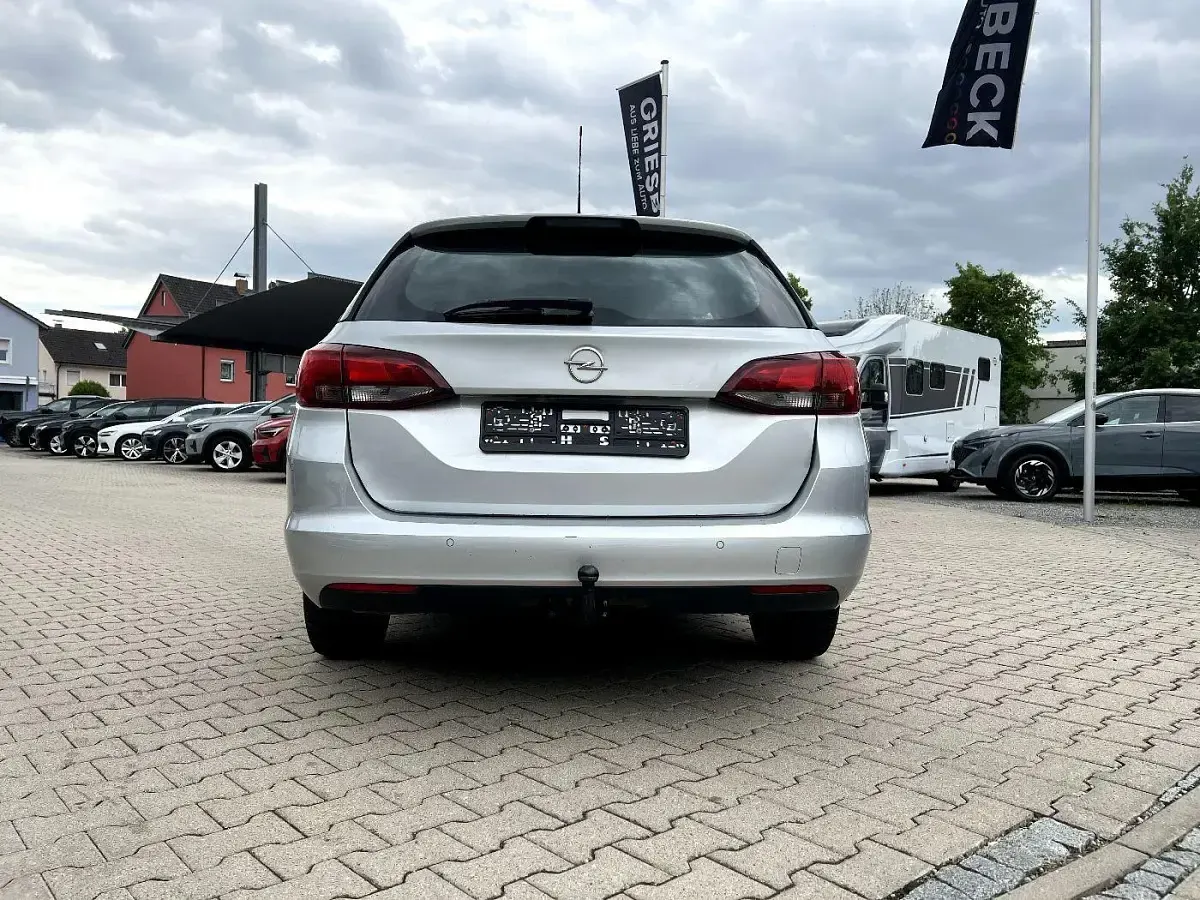 Używany Opel Astra Edition 110 KM (80 kW) 2021 Srebrny Kombi