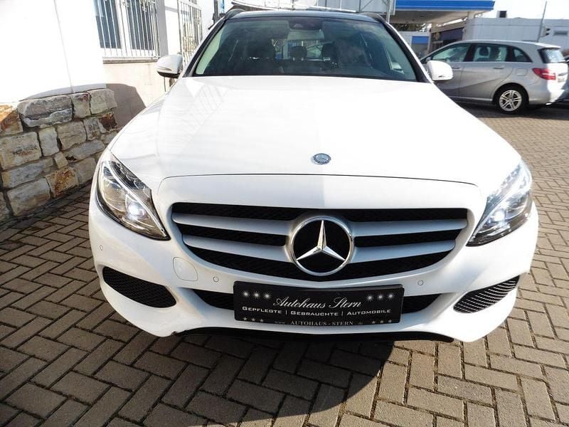 Gebraucht Mercedes C180 156 PS (114 kW) 2017 Weiß Limousine
