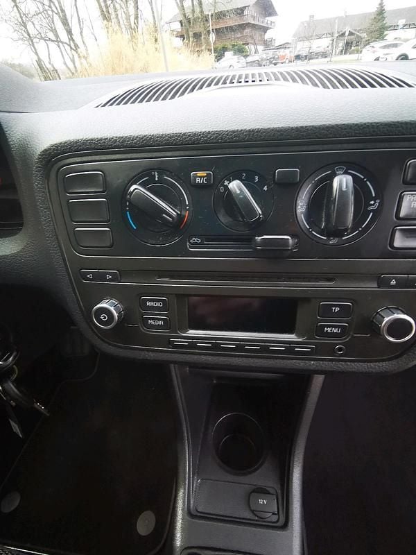 Gebraucht Seat Mii 60 PS (44 kW) 2013 Schwarz Kleinwagen