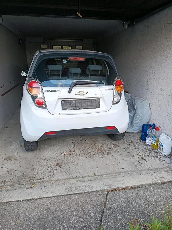 Weiß Gebraucht 2011 Chevrolet Spark Kleinwagen | 850 € (Guter Preis) - Bild 1/4