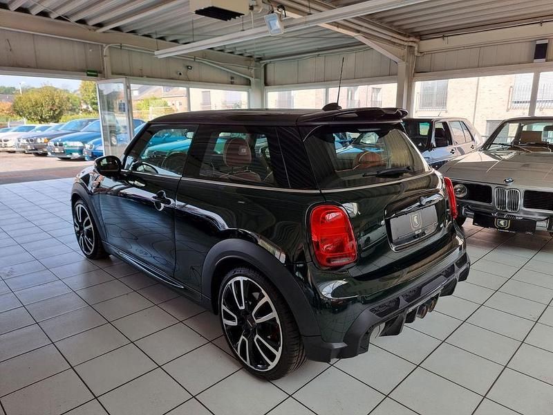 Gebraucht Mini John Cooper Works 231 PS (169 kW) 2024 Rebell green Kleinwagen