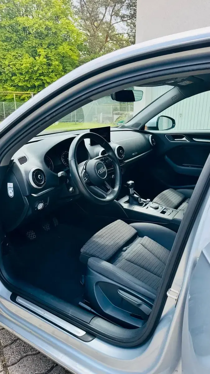 Gebraucht Audi A3 Sport 150 PS (110 kW) 2020 Silber Limousine
