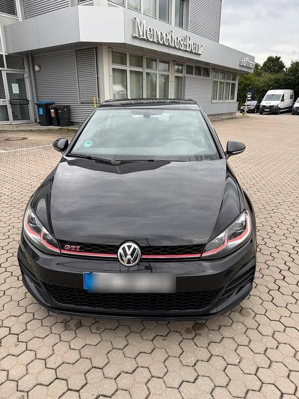 Schwarz Gebraucht 2018 VW Golf VII GTI Limousine | 22.000 € (Fairer Preis) - Bild 1/4