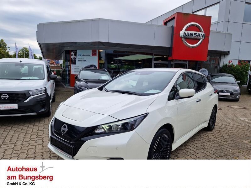Weiß Gebraucht 2024 Nissan Leaf 360º Kleinwagen | 28.990 € - Bild 1/3