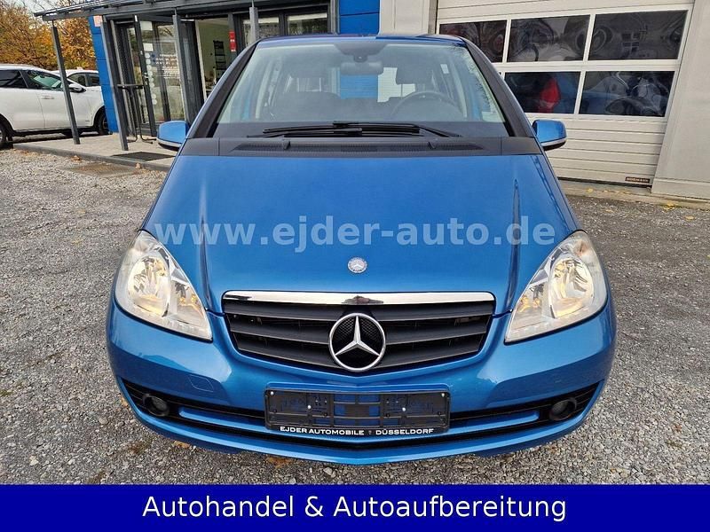 Gebraucht Mercedes A150 95 PS (69 kW) 2009 Blau Kleinwagen
