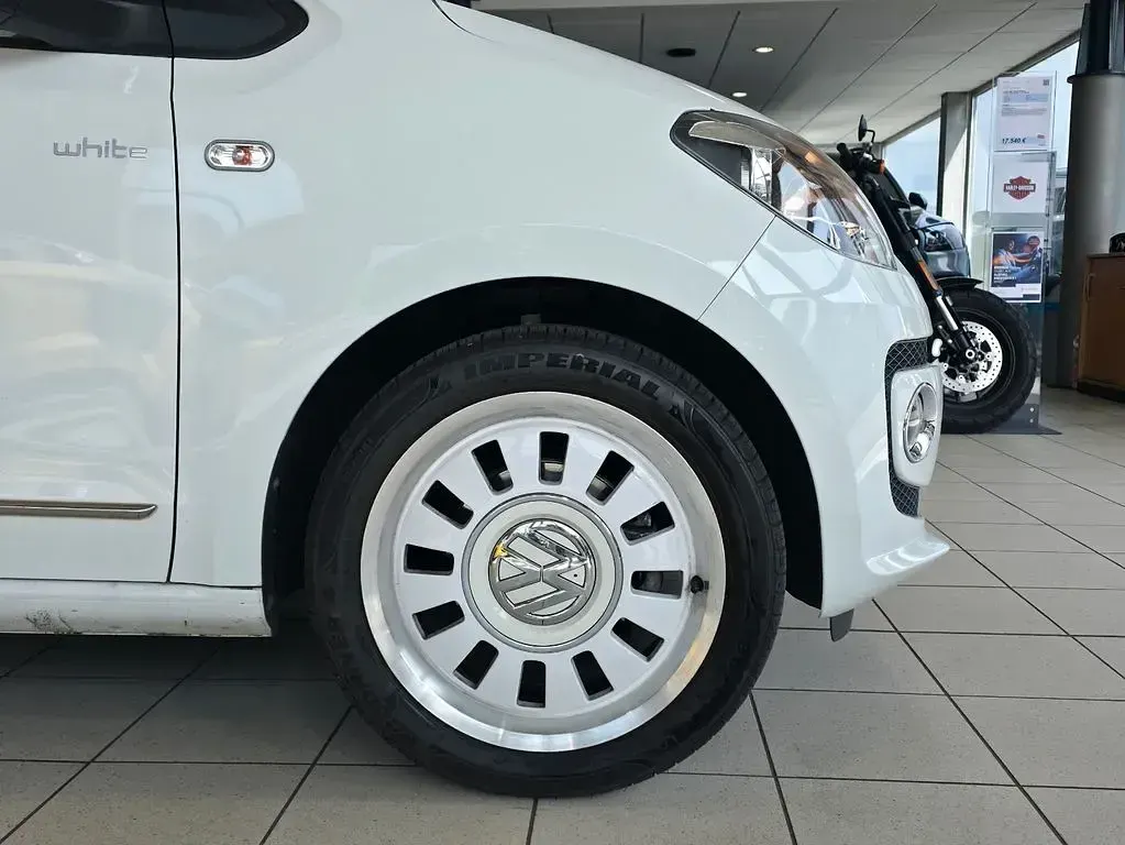 Second-hand VW up! 75 CP (55 kW) 2011 Alb Hatchback