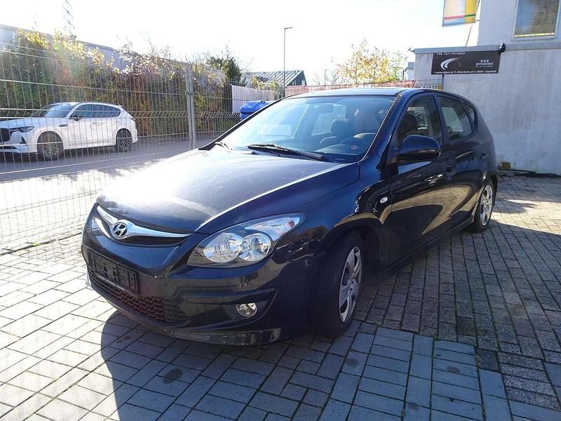 Schwarz Gebraucht 2011 Hyundai i30 Limousine | 3.400 € (Guter Preis) - Bild 1/4