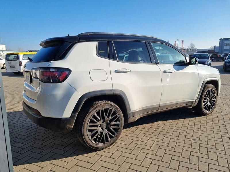 Usado Jeep Compass Limited 131 HP (96 kW) 2022 Branco SUV