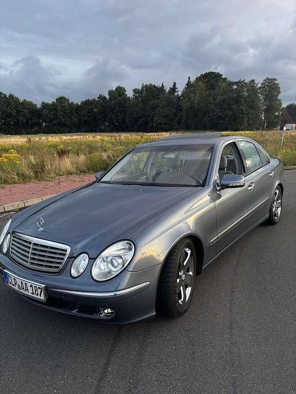 Gebraucht 2003 Mercedes E270 Elegance Limousine | 3.900 € (Guter Preis) - Bild 1/4