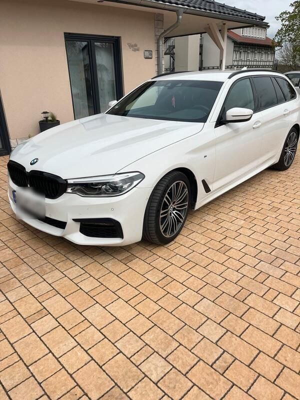 Weiß Gebraucht 2020 BMW 530 M Sport Limousine | 32.400 € (Guter Preis) - Bild 1/4