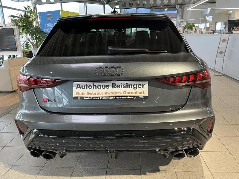 Gebraucht Audi S3 Sport 333 PS (244 kW) 2024 Grau Limousine