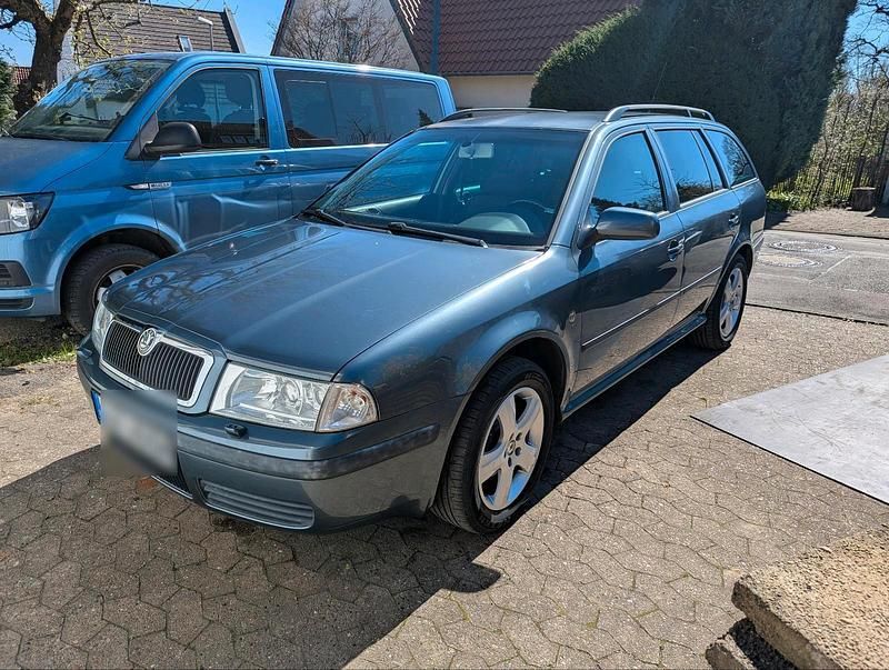 Grau Gebraucht 2004 Skoda Octavia Kombi | 2.290 € (Guter Preis) - Bild 1/4