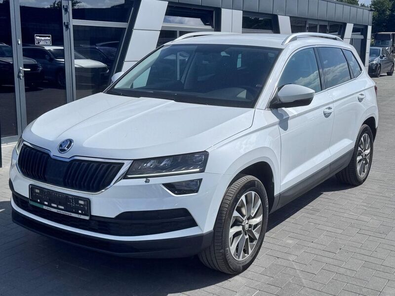 Weiß Gebraucht 2022 Skoda Karoq Clever SUV | 17.990 € (Fairer Preis) - Bild 1/4