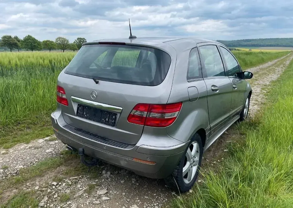 Używany Mercedes B200 140 KM (102 kW) 2005 Szary Minivan