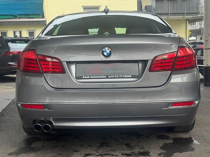 Gebraucht BMW 520 Sport Line 184 PS (135 kW) 2013 Grau Limousine