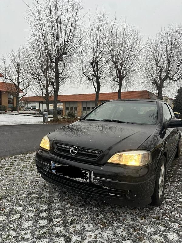 Gebraucht Opel Astra 101 PS (74 kW) 2002 Schwarz Coupé